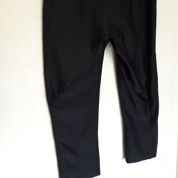 Nike Dri-Fit Black Capris Leggings - Picture 4 of 8